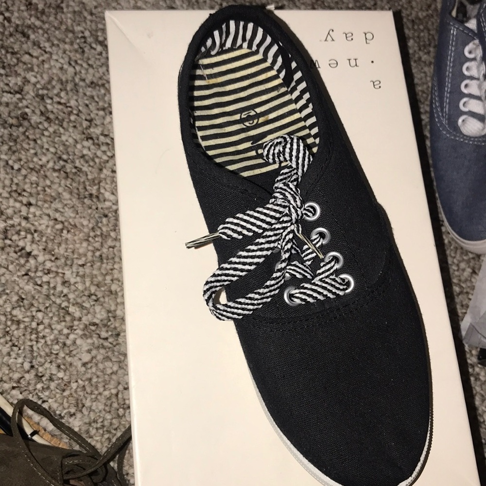 Black shoes